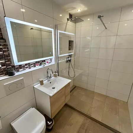 Lilis Mit Balkon شقة اوغسبورغ