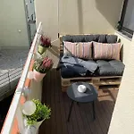 Lilis Mit Balkon Augsburg