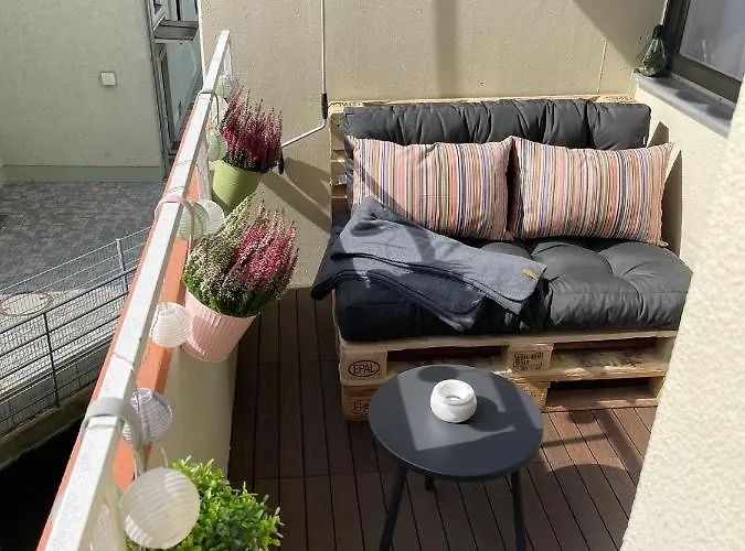 Lilis Mit Balkon Augsburg