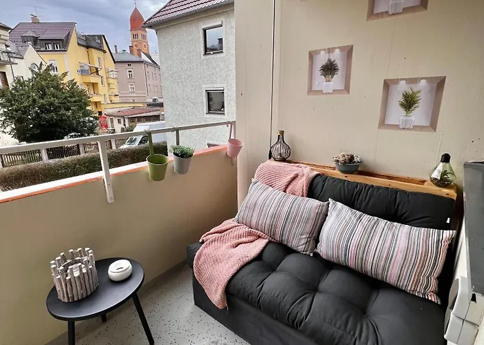 Lilis Mit Balkon Augsburg